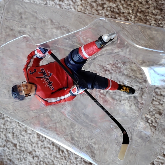 Alex Ovechkin hallmark keepsake 2011 - Picture 3 of 3